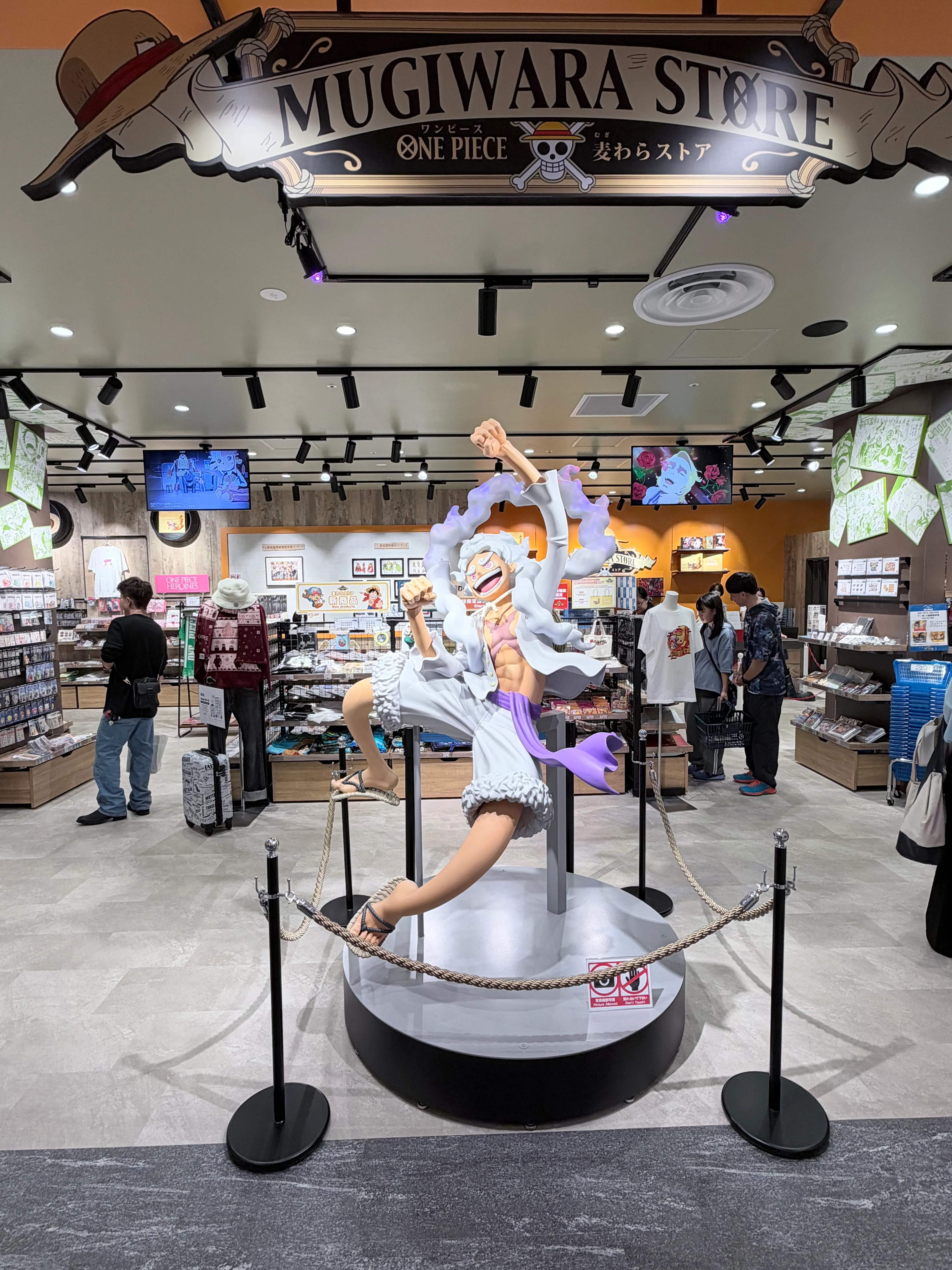 ONE PIECE 麦わらストア 名古屋店